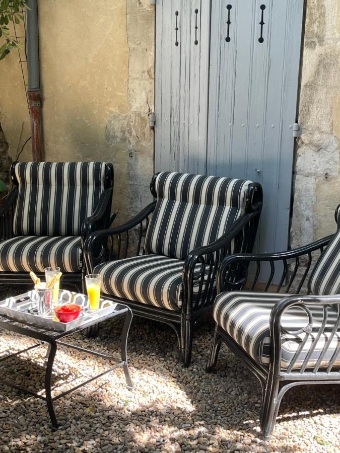 Face Au Palais Bed & Breakfast Avinyon Dış mekan fotoğraf