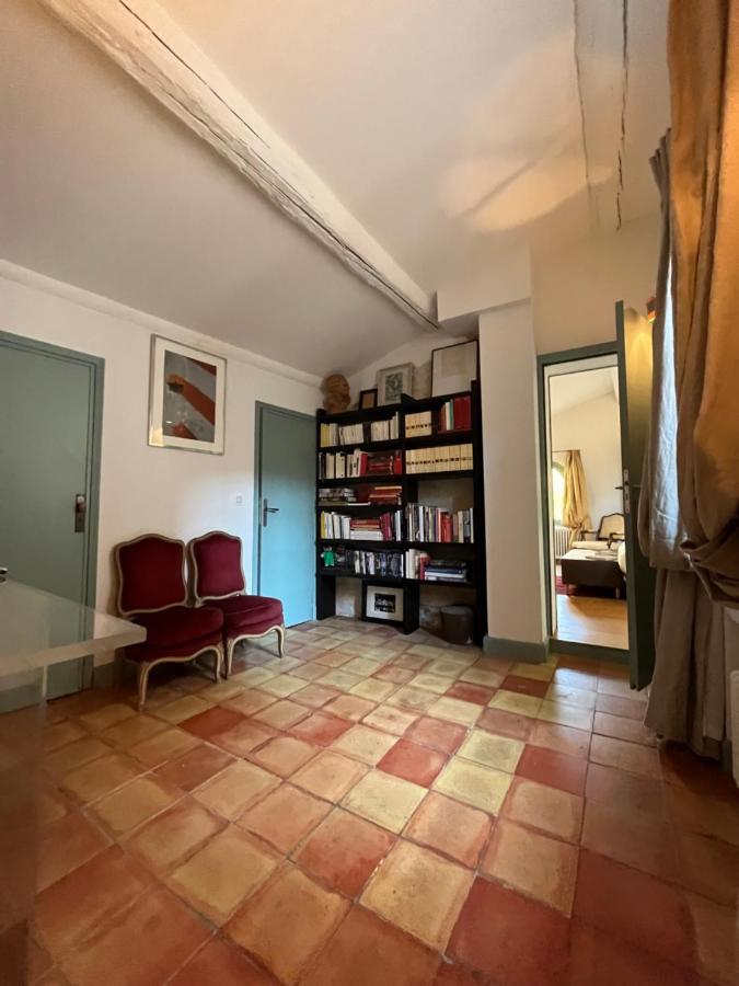 Face Au Palais Bed & Breakfast Avinyon Dış mekan fotoğraf
